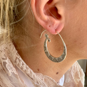 Detailed Coil hoop Silver Hoop Earrings
