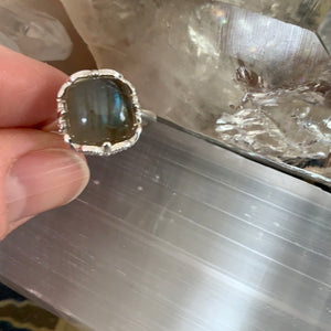 Pretty Labradorite Ring   Size 8