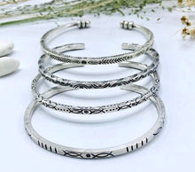 Graceful Nature Silver Cuff side detail